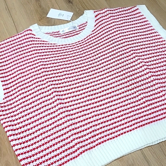 NWT Sleeveless Sweater Crewneck Red & White Size XL Baggy Oversized - Picture 3 of 16